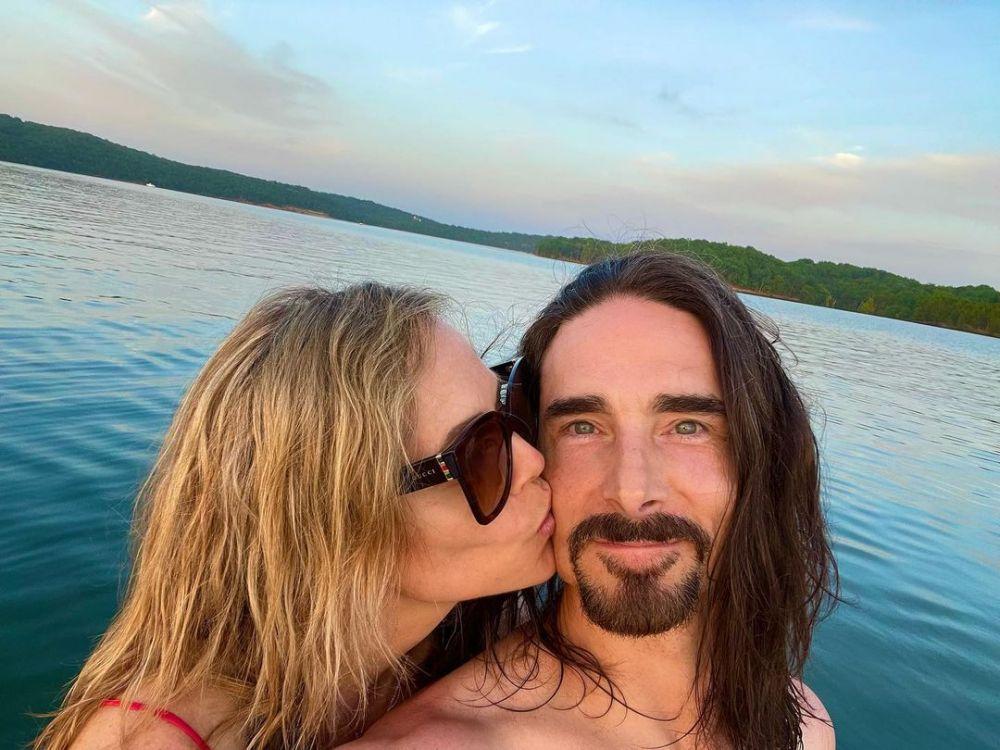 Kevin Richardson Bersama Istri, Kompak dan Romantis