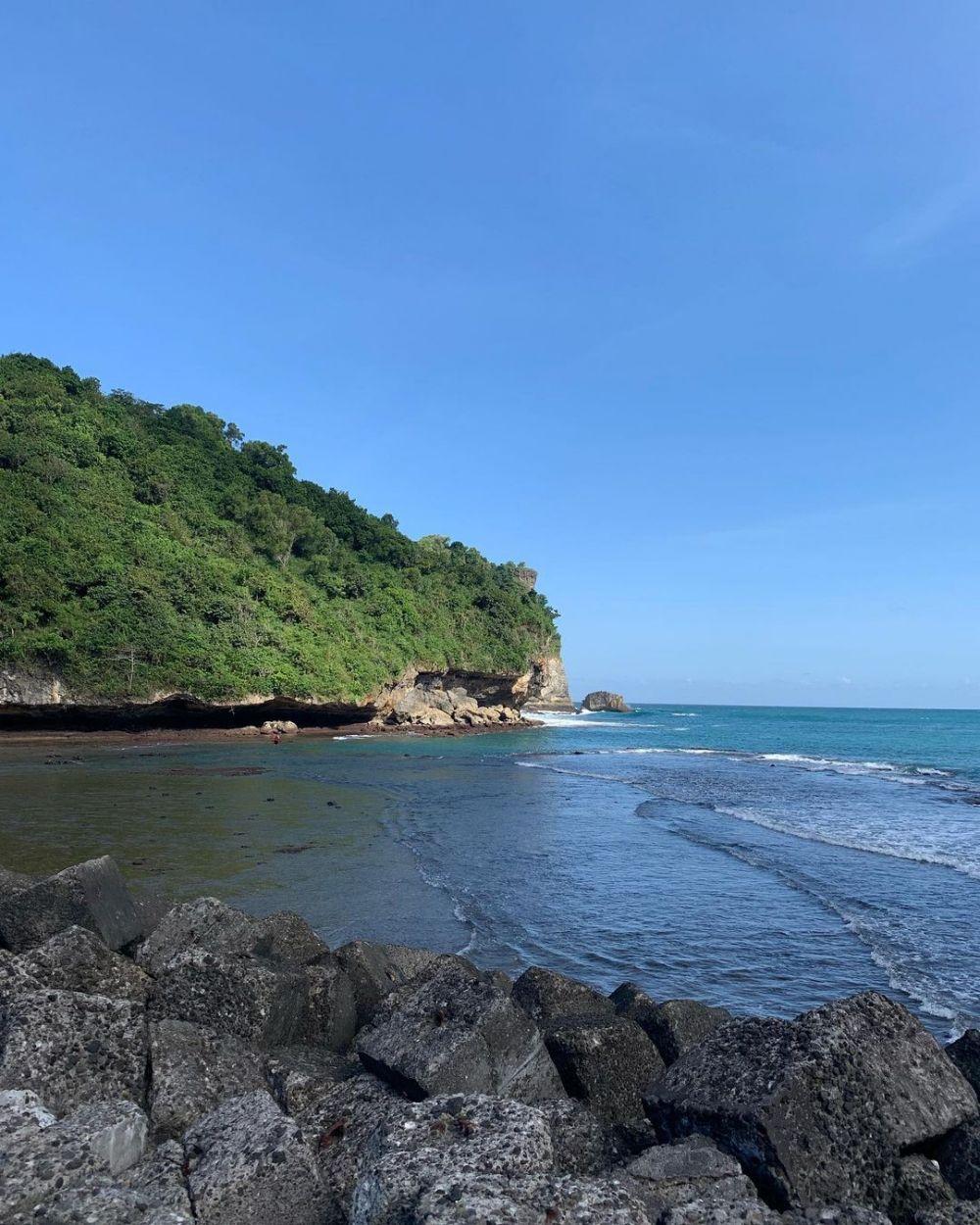 Pantai Sadeng Gunungkidul: Info Rute, Harga Tiket, dan Tips