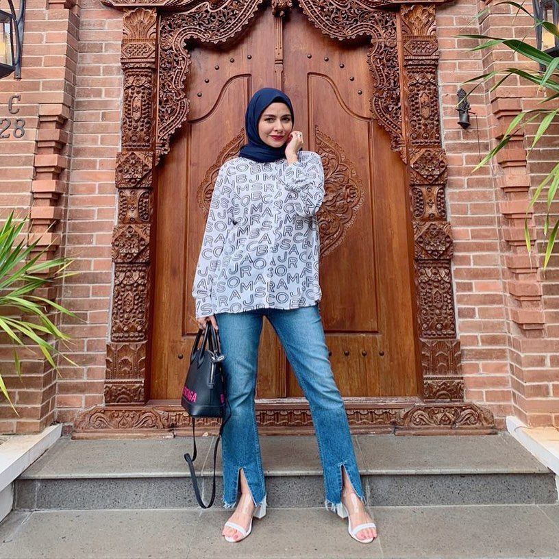 10 Padu Padan Celana Untuk Casual Hijab Look Ala Meisya Siregar