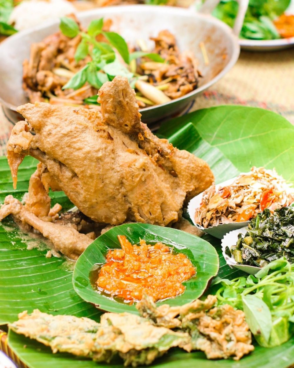 6 Rekomendasi Tempat Makan Ingkung di Yogyakarta, Rasanya Maknyuss!