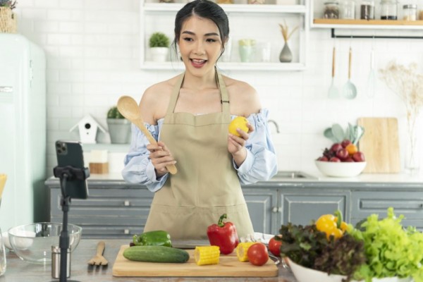5 Hal yang Bisa buat Ibu Rumah Tangga jadi Content Creator