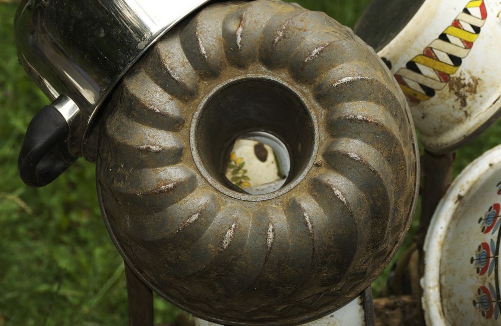 5 Tips Mengeluarkan Kue dari Loyang biar Bentuknya Tidak Rusak