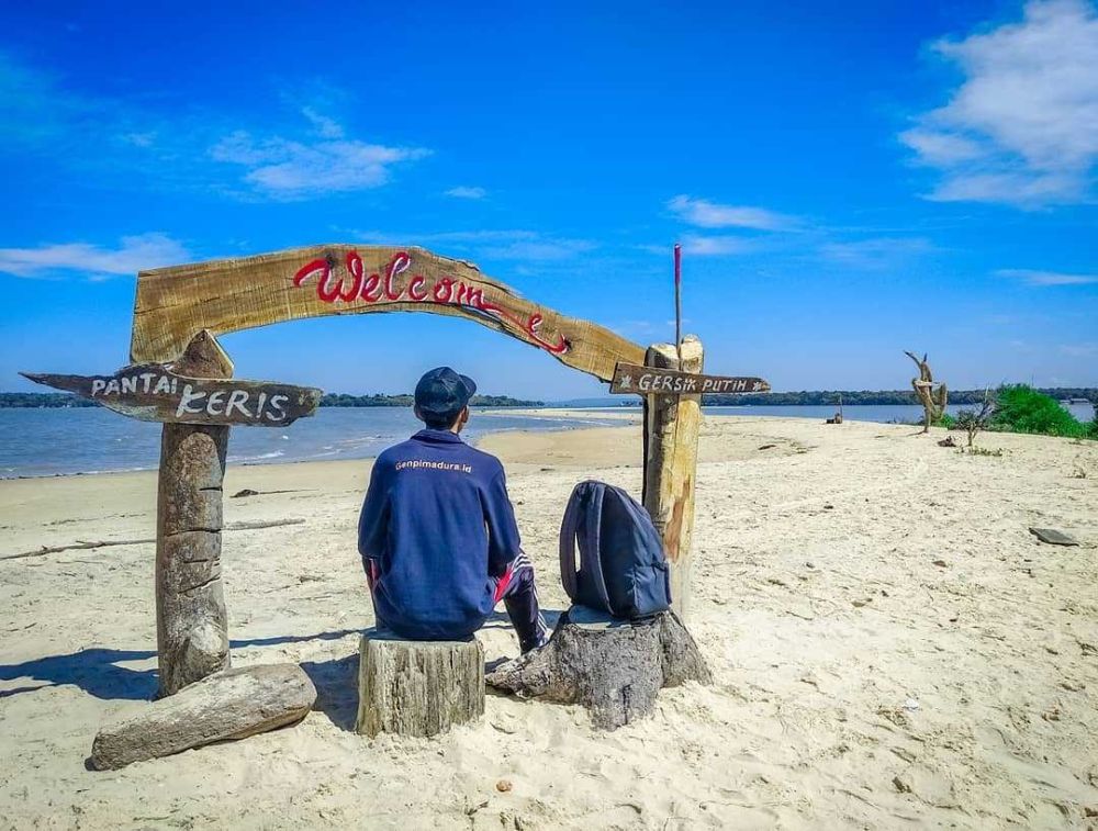 10 Pesona Pantai Keris di Sumenep yang Masih Alami
