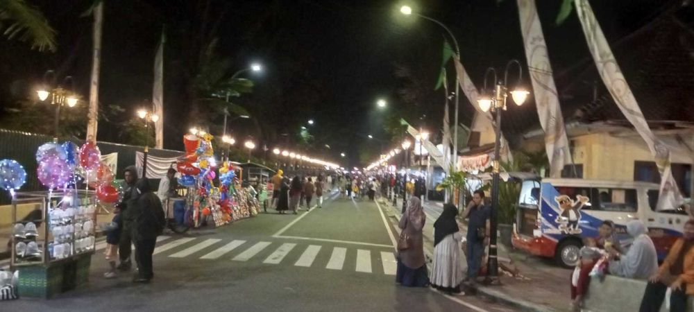 12 Potret Borobudur Car Free Night Serasa di Malioboro 12 Potret Borobudur Car Free Night Serasa di Malioboro
