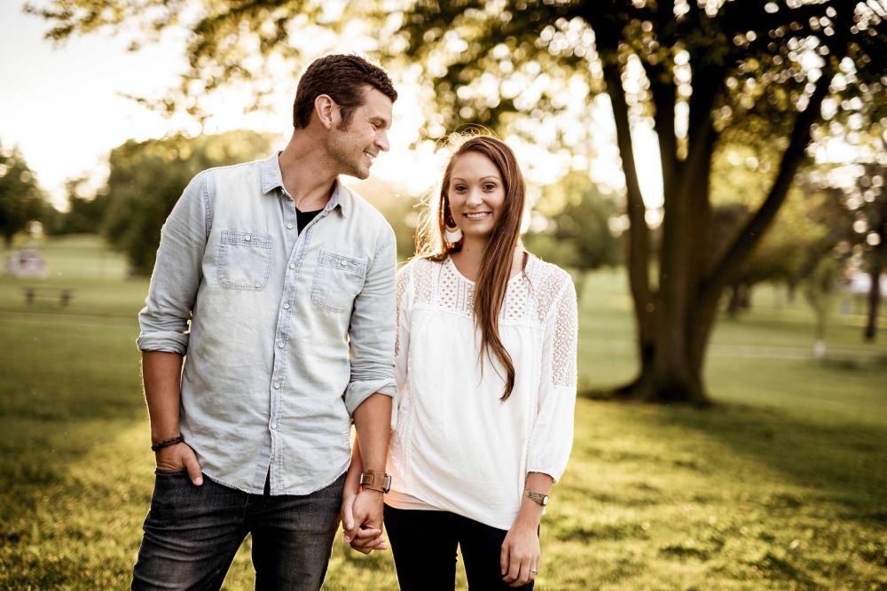 5 Penyebab Pasangan Gemar Mengatur Kehidupanmu, Jangan Berlebihan!