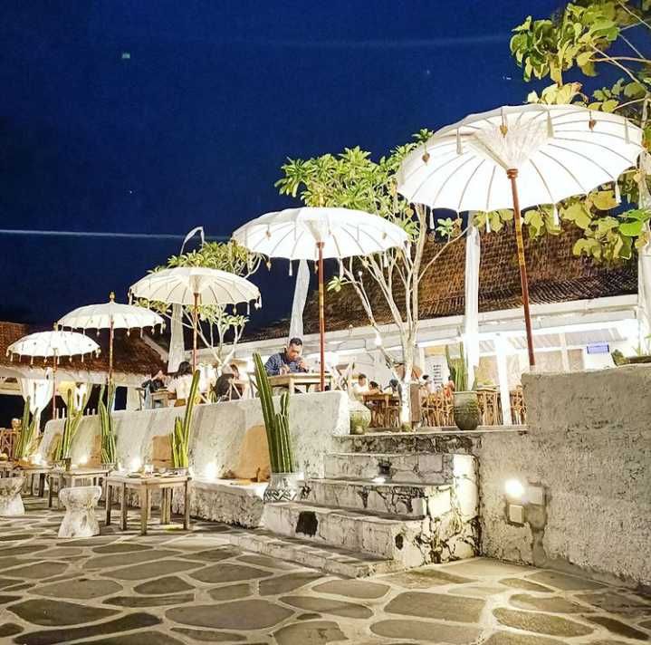 7 Resto dan Kafe di Jogja Kental Nuansa Bali, Nyaman Buat Santai