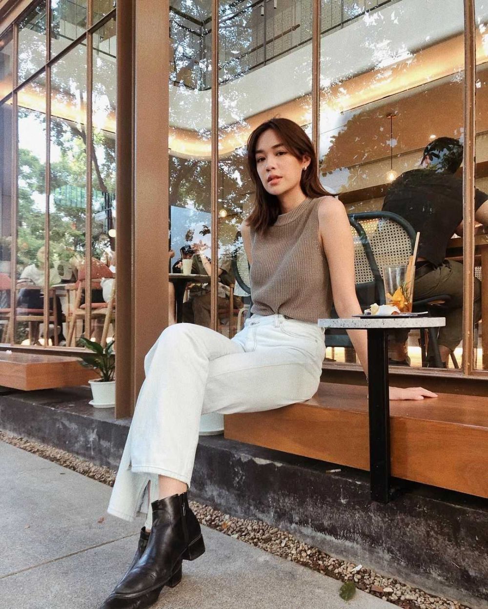 10 Outfit OOTD Matira Tantiprasut, Classy hingga Edgy