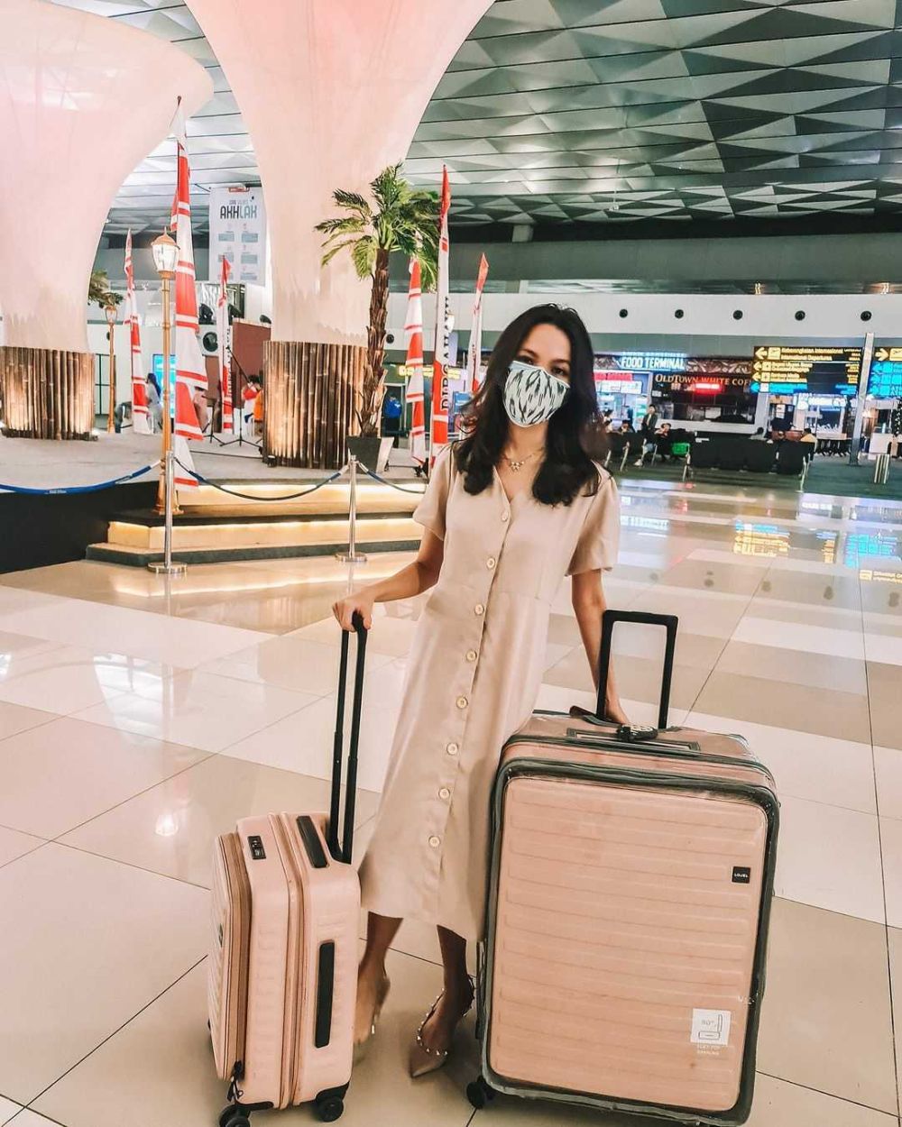 OOTD Dress ala Sabrina Anggraini, Tampil Elegan