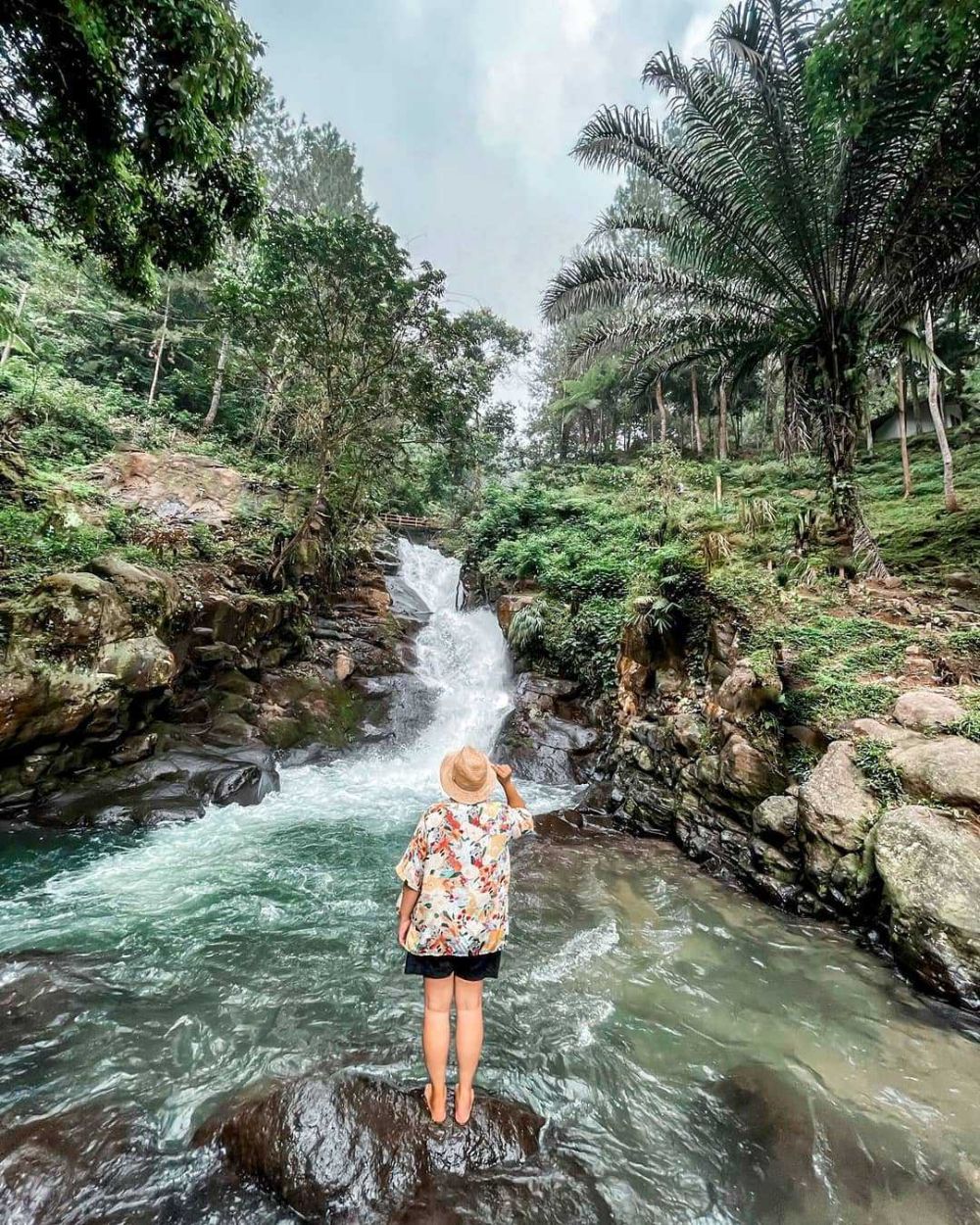 10 Potret Curug Panjang Bogor, Wisata Air yang Menyegarkan
