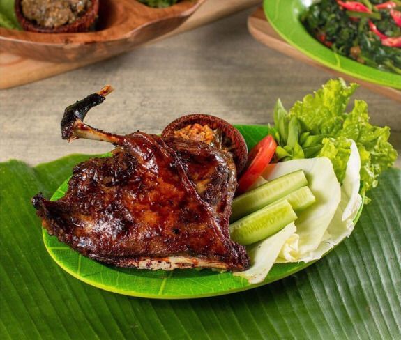 Rekomendasi Tempat Makan Paling Sejuk di Kota Mataram, Bikin Betah! 