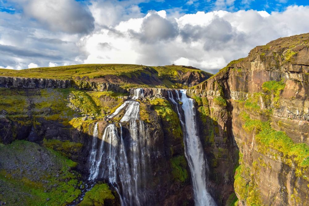 Keajaiban Air Terjun Islandia: Simfoni Alam Yang Memukau Dan Vibes Mistis