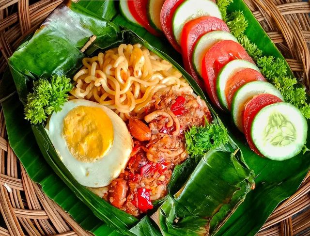 7 Makanan Khas Bali yang Halal Dikonsumsi, Jadi Gak Was-was Lagi!