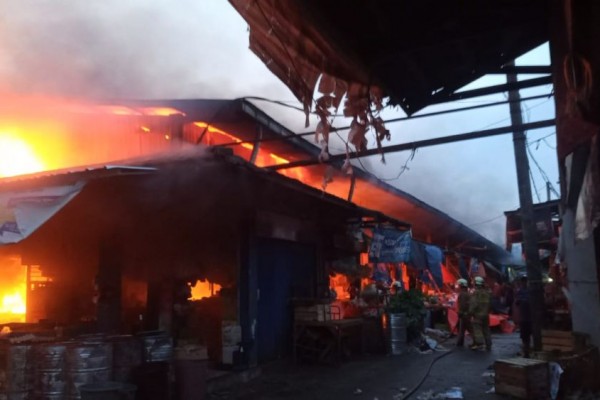 Pasar Sentiong Balaraja Terbakar, 22 Lapak Ludes