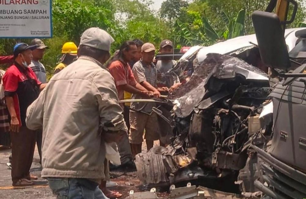 Avanza Berpenumpang 9 Orang Kecelakaan di Bojonegoro, 3 Tewas