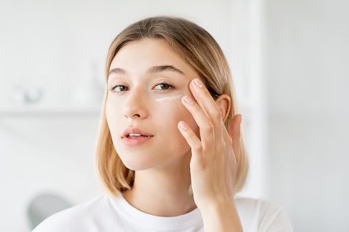 Produk Skincare yang Sebaiknya Disimpan di Dalam Kulkas