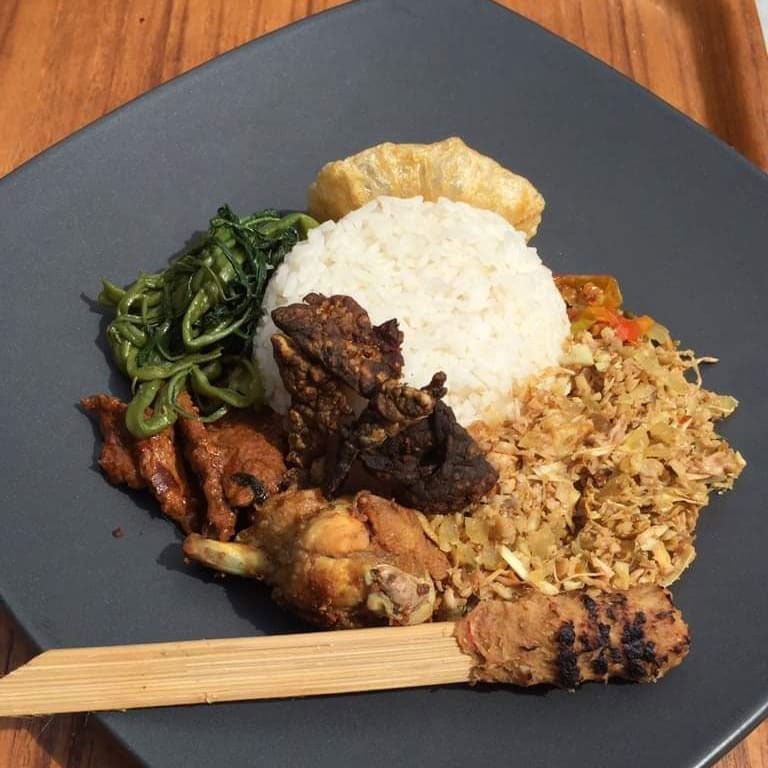 5 Kuliner Tradisional Bali Halal di Denpasar, Recommended!