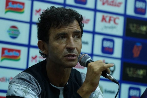 Lawan Persik, Luis Milla Pastikan Pemain Persib Main Trengginas