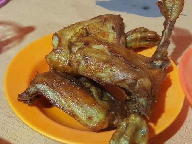 5 Ayam Goreng Terkenal di Kota Semarang, Selalu Ramai!