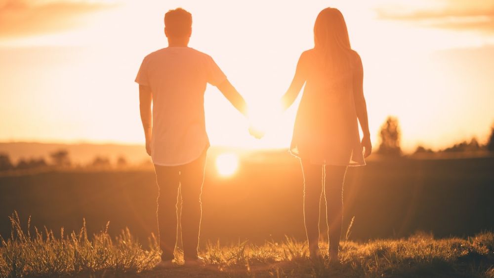 9 Tips Atasi Kondisi Jatuh Cinta pada Orang yang Gak Bisa Kamu Miliki