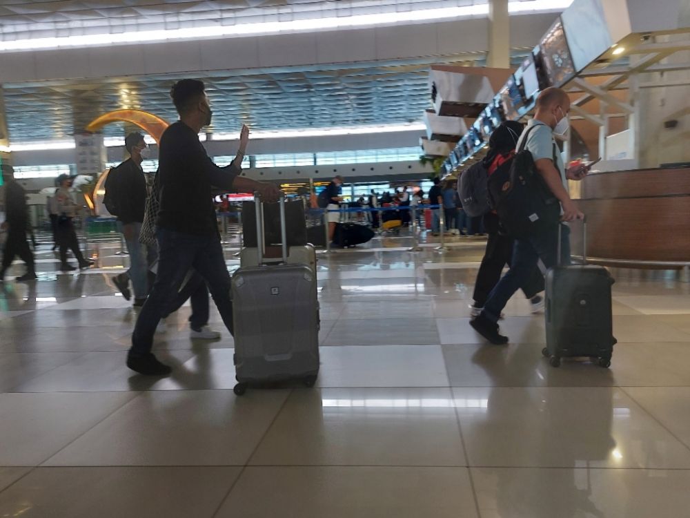 Pengelola Bandara Soetta Minta Penumpang Naik Transportasi Umum