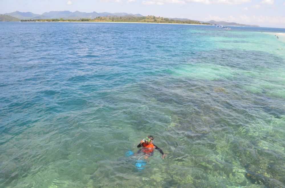 Indahnya Gili Rengit di Lombok, Air Lautnya Sebening Kaca