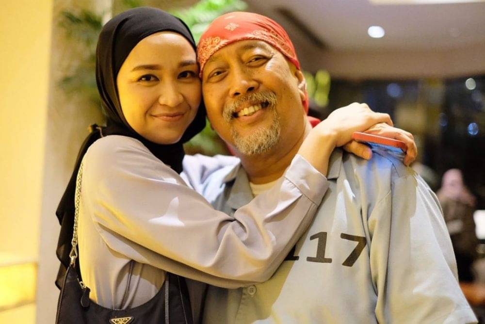 9 Potret Indro Warkop Dan Hada, Putri Tengahnya