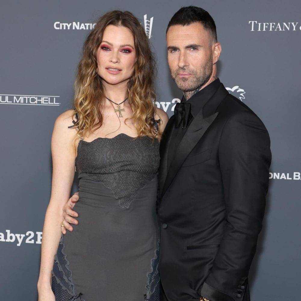 Fakta Perjalanan Cinta Adam Levine Dan Behati Prinsloop