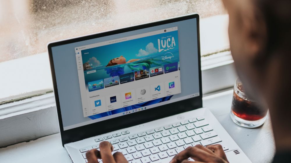 9 Alasan Tetap Memilih Laptop Berbasis Windows Dibanding MacOS  