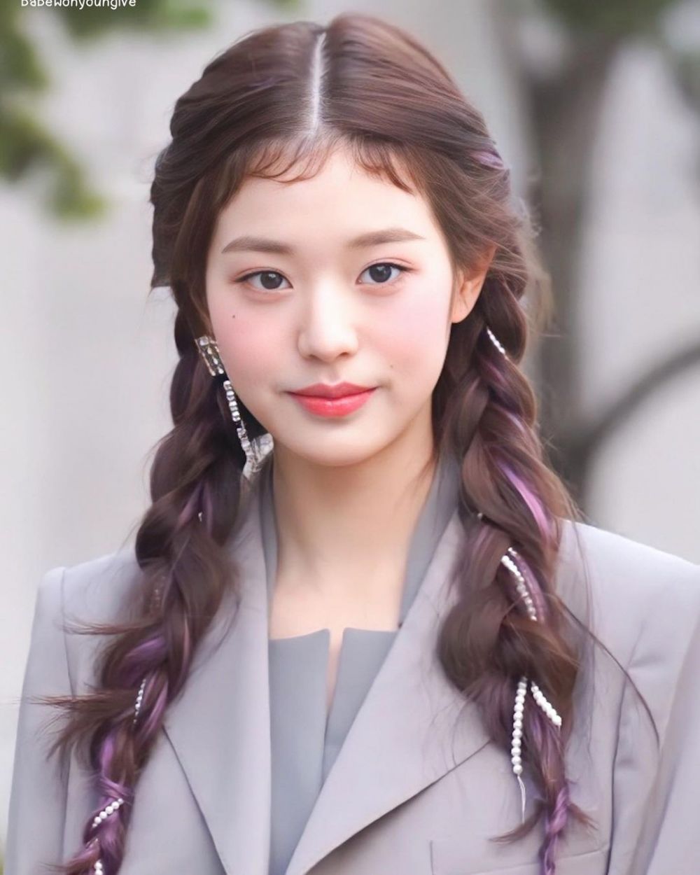 12 Inspirasi Hair Style Simpel dan Cute ala Wonyoung IVE