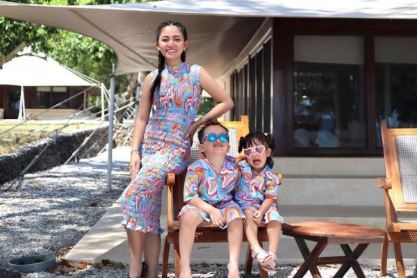 10 Potret Kompak Rachel Vennya dan Anaknya yang Pakai Baju Kembar