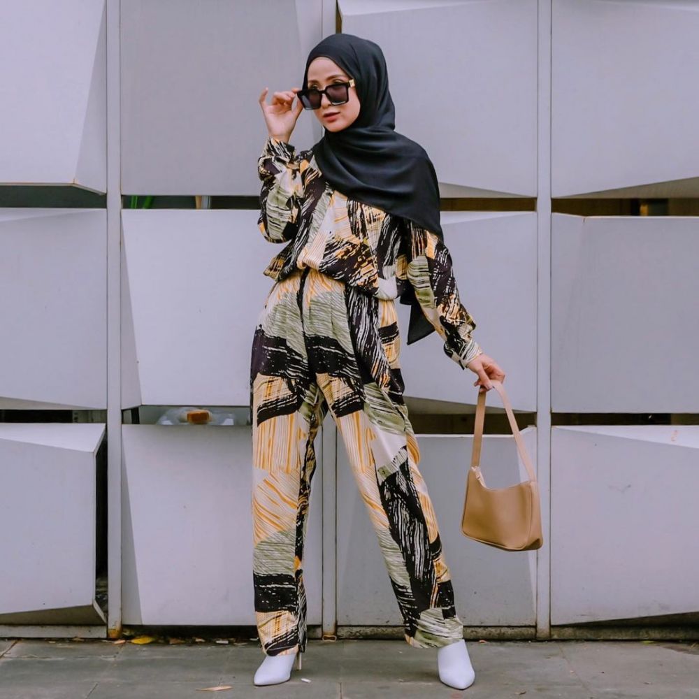 10 Ide OOTD One Set Piyama Hijab Ala Artis Dan Selebgram