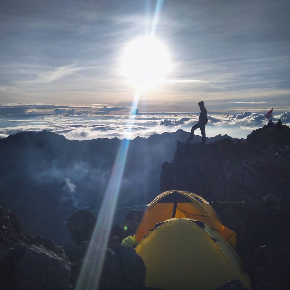 13 Aturan Pendakian Gunung Arjuno, Gak Asal Muncak!