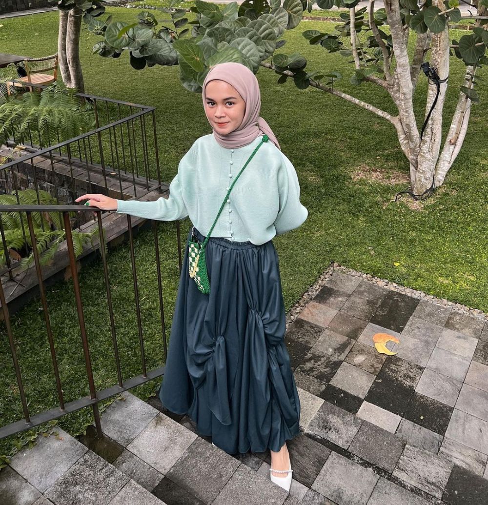 9 Ide Outfit Warna Mint Hijab untuk Menyambut Hari Kemenangan