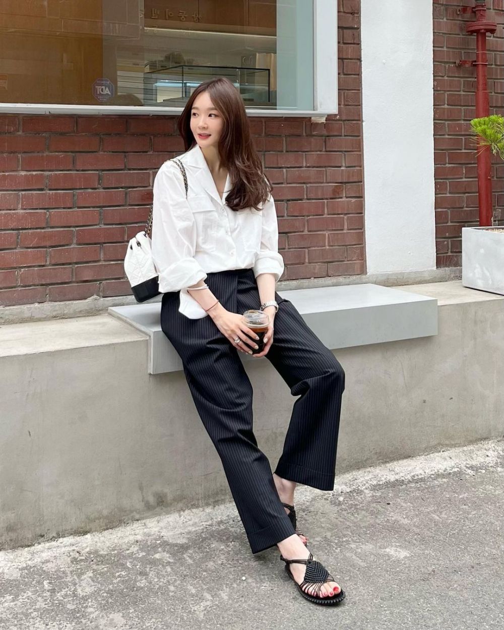 9 Fashion Mix and Match Loose Shirt ala Kang Min-Kyung Davichi