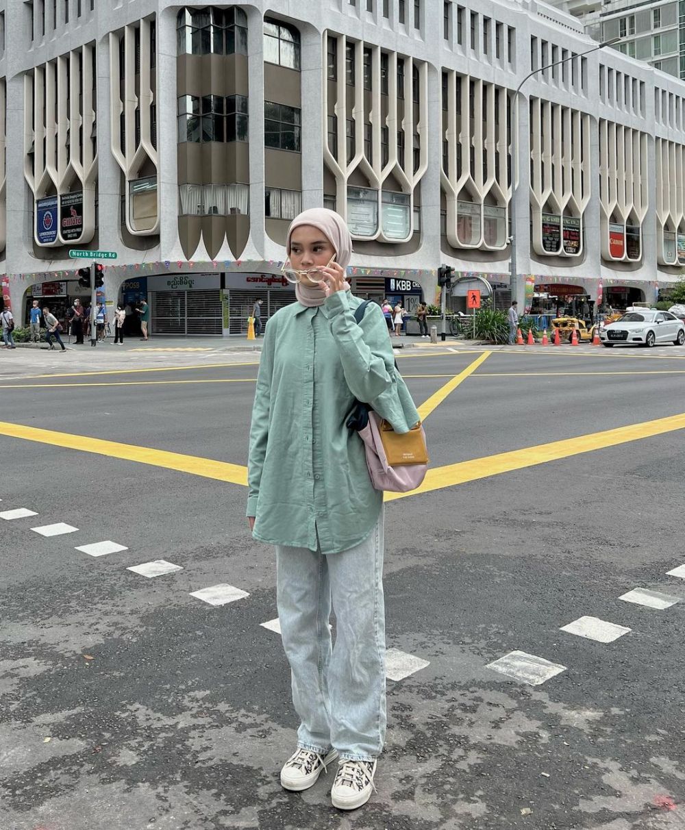 9 Ide Outfit Warna Mint Hijab, Trend Warna Terbaru yang Bikin Adem