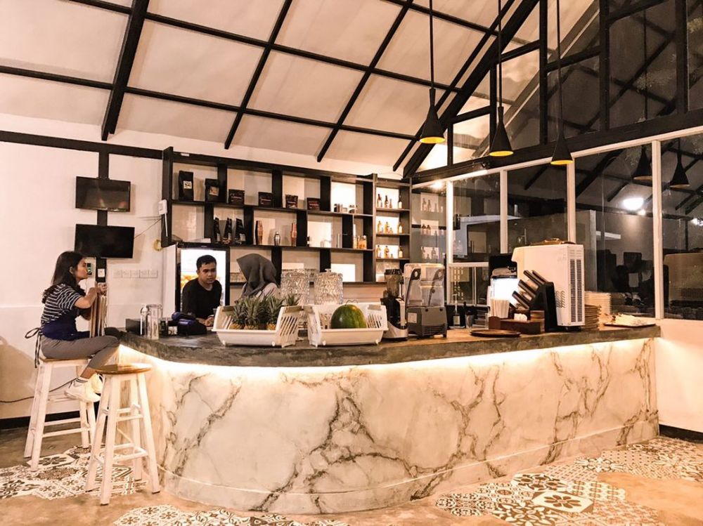 Rekomendasi Kafe Luas di Mataram, Cocok untuk Nongkrong Ramai-ramai