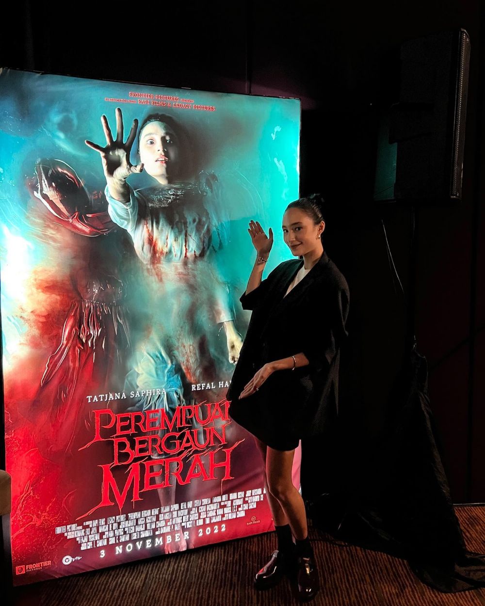 9 Fakta Perempuan Bergaun Merah Film Horor Tatjana Saphira 