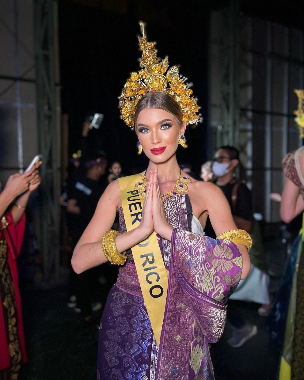 10 Penampilan Finalis Miss Grand International 2022 dengan Busana Bali