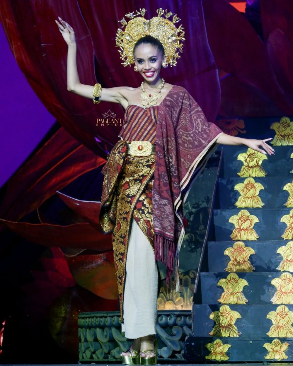 10 Penampilan Finalis Miss Grand International 2022 dengan Busana Bali