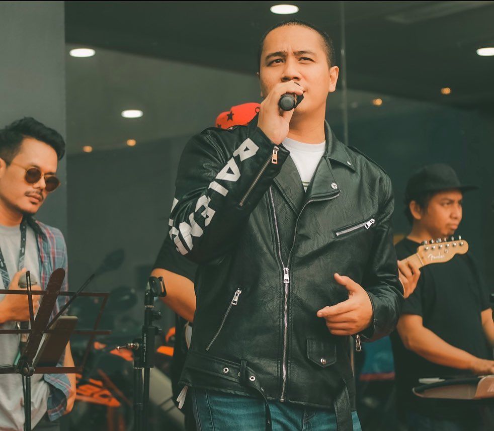 15 Penyanyi Indonesia Nama Depan R, punya Segudang Prestasi