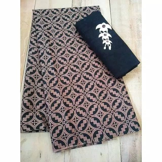 Kawung: Motif Batik yang Mewah dan Bermakna Dalam