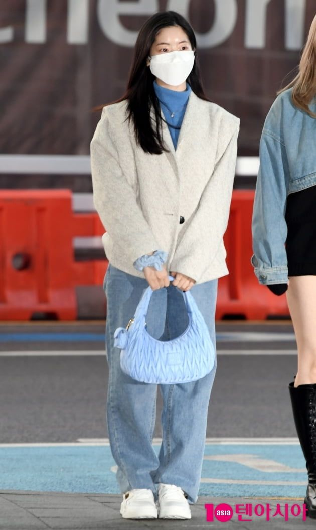 12 Airport Fashion Super Catchy ala Dahyun Twice, Ide Daily Outfit!