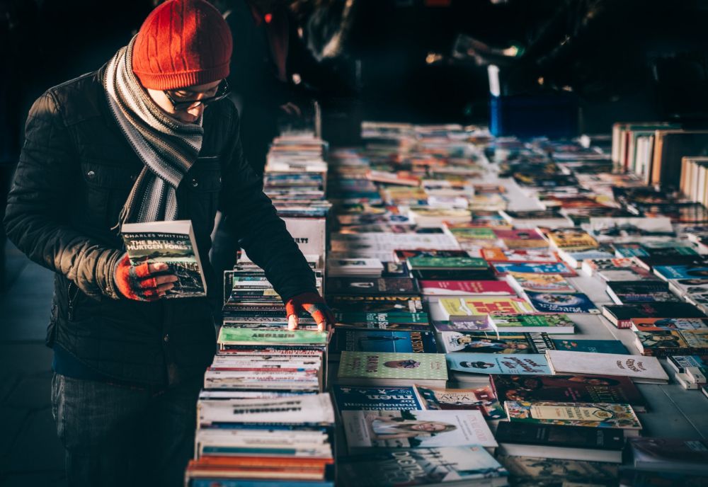 5 Tips agar Gak Menyesal Membeli Buku Fiksi, Jangan Asal Beli