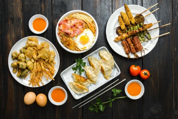 10 Daftar Persamaan Kata “Makanan” yang Ada di KBBI, Apa Saja?