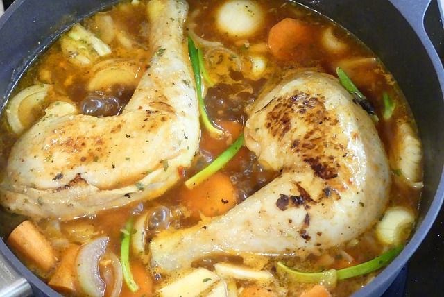 Resep Ayam Lodho, Rasa Gurih dan Pedas yang Pas Banget
