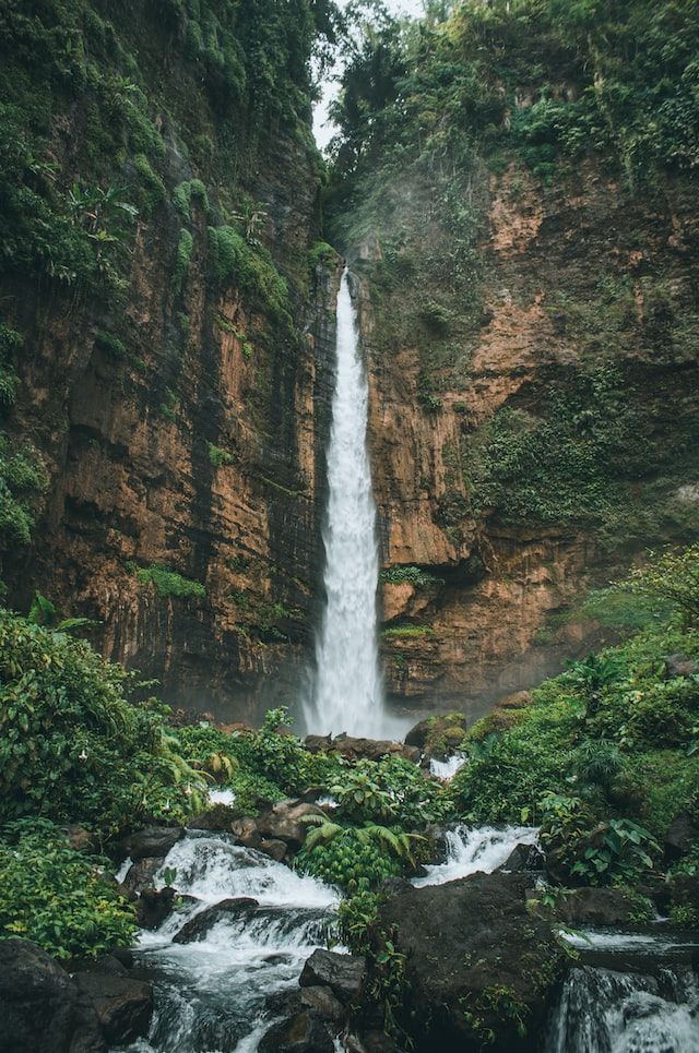 Air Terjun Kapas Biru Di Lumajang