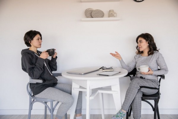 5 Tips Menolak Ajakan Teman yang Bebas dari Rasa Gak Enak