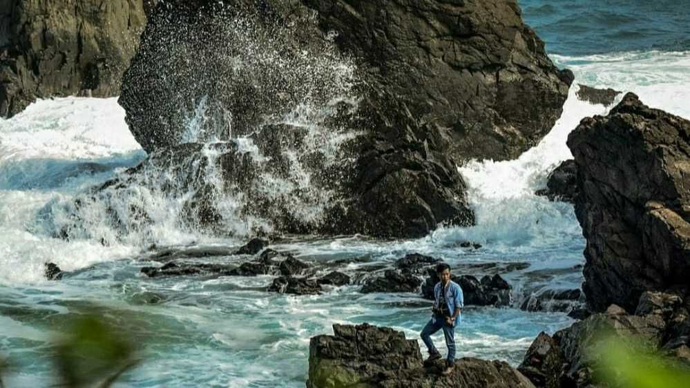 Informasi Pantai Rajaan Trenggalek: Rute, Harga Tiket Hingga Tipsnya