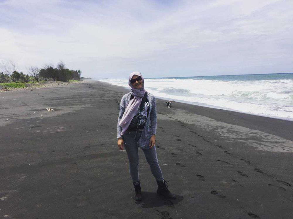 Pantai Bugel Kulon Progo: Info Lokasi, Harga Tiket, dan Tips