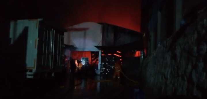 2 Pabrik di Bantul Kebakaran, 13 Damkar Matikan Api Selama 6 Jam 